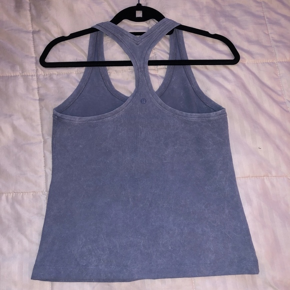 Blue lululemon tank top size 8 (fits like 6) - Picture 4 of 4